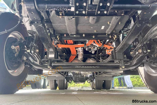 Lingyi Auto Xiaoman E660 6X4(10 roues) tracteur routier électrique pur 256 kWh Châssis (1) | 86Trucks