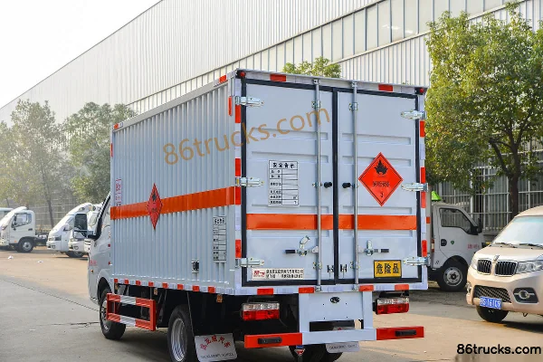 Dongfeng Tuyu T5 95hp Gasoline 4X2(6 wheels) Flammable Liquid Van Truck (Chufei Brand) Body (3) | 86Trucks