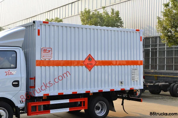 Dongfeng Tuyu T5 95hp Gasoline 4X2(6 wheels) Flammable Liquid Van Truck (Chufei Brand) Body (1) | 86Trucks