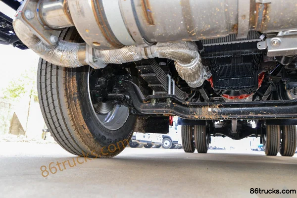 Foton Aumark S3 156hp 4X2(6 wheels) 5.2m Flammable Gas Van (Chufei) Chassis (2) | 86Trucks