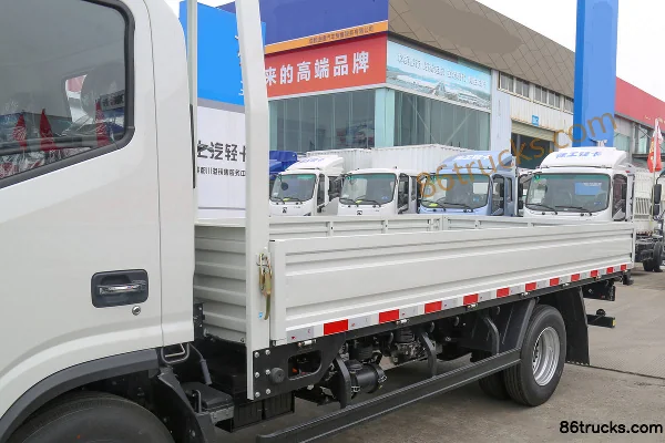JAC Lingpao EV6 4.5T 4.18m Single Row Pure Electric Flatbed Light Truck 100.46kWh 4X2(6 wheels) Body (1) | 86Trucks