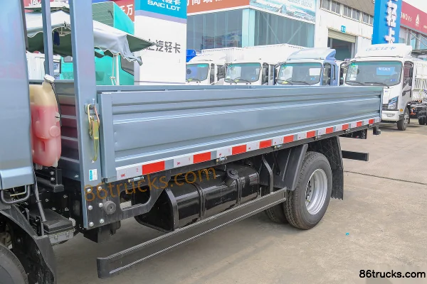 JAC Lingpao L3 129 ch 4X2(6 roues) camion léger à ridelles, cabine simple, 3,8 m Carrosserie (1) | 86Trucks