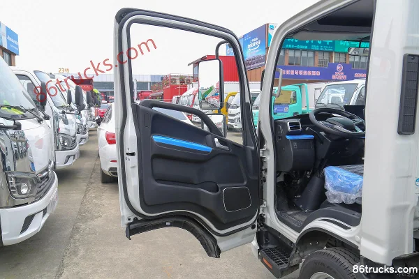 JAC Lingpao EV3 3.2T 3.7m single-row pure electric flatbed light truck 41.86kWh 4X2(6 wheels) Interior (1) | 86Trucks