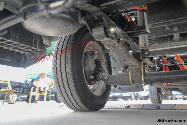 JAC Lingpao EV3 3.2T 3.7m single-row pure electric flatbed light truck 41.86kWh 4X2(6 wheels) Chassis (2) | 86Trucks