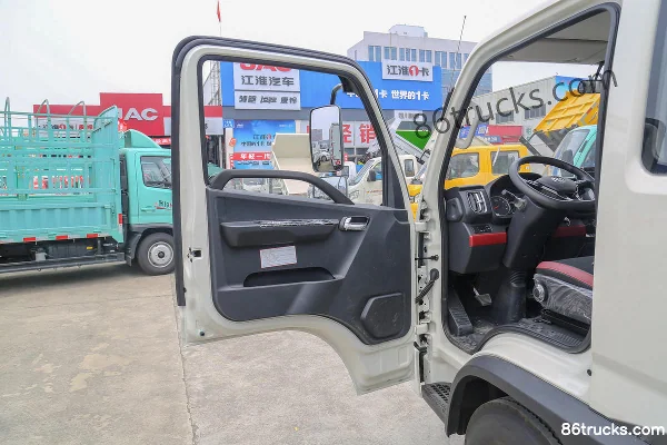 Foton Xiaoyun S PLUS 150hp 4X2(6 wheels) 3.8m Semi-row Panel Van Light Truck Cab (1) | 86Trucks