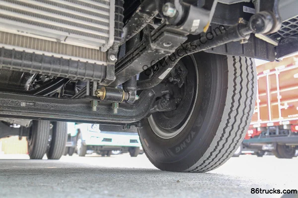 Foton Xiaoyun S PLUS 150hp 4X2(6 wheels) 3.8m Semi-row Panel Van Light Truck Chassis (3) | 86Trucks