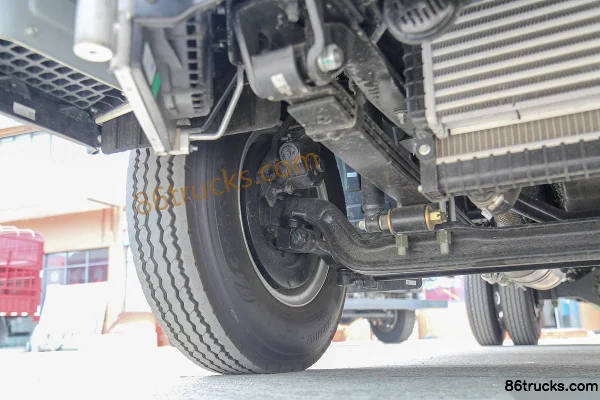 Foton Xiaoyun S PLUS 150hp 4X2(6 wheels) 3.8m Semi-row Panel Van Light Truck Chassis (2) | 86Trucks