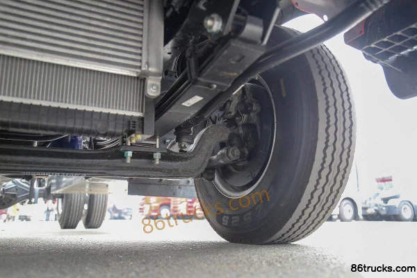 JAC Weiling M6 160hp 4X2(6 wheels) 3.85m Half-row Flatbed Light Truck Chassis (3) | 86Trucks