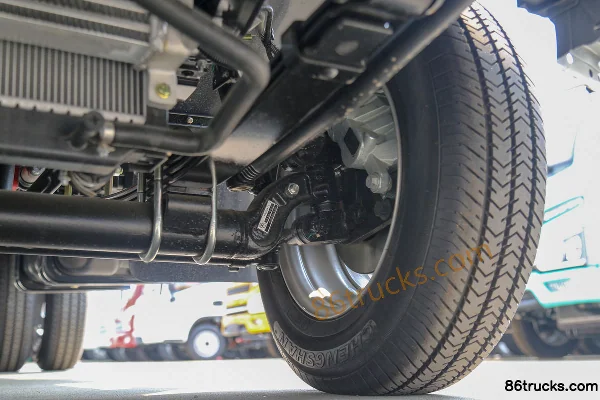 Yuejin Fuxing S100 95 hp 4X2(6 wheels) Diesel 3.05m Double Row Flatbed Light Truck (China VI) Chassis (3) | 86Trucks