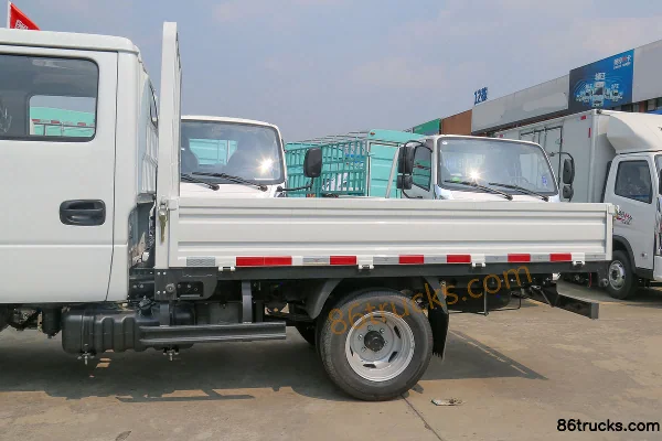 Yuejin Fuxing S100 95 hp 4X2(6 wheels) Diesel 3.05m Double Row Flatbed Light Truck (China VI) Body (1) | 86Trucks