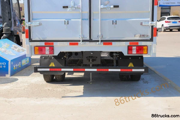 Sinotruk HOWO Tongshuai 140 hp 4X2(6 wheels) 4.15m Single Row Van Light Truck (China VI) Body (3) | 86Trucks