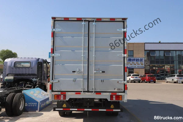 Sinotruk HOWO Tongshuai 140 hp 4X2(6 wheels) 4.15m Single Row Van Light Truck (China VI) Body (2) | 86Trucks