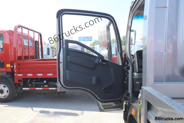 Sinotruk HOWO Hanjiang 140 ch 4X2(6 roues) camion plateau léger à cabine simple 4,15 m (WLY 5 vitesses) (1) | 86Trucks