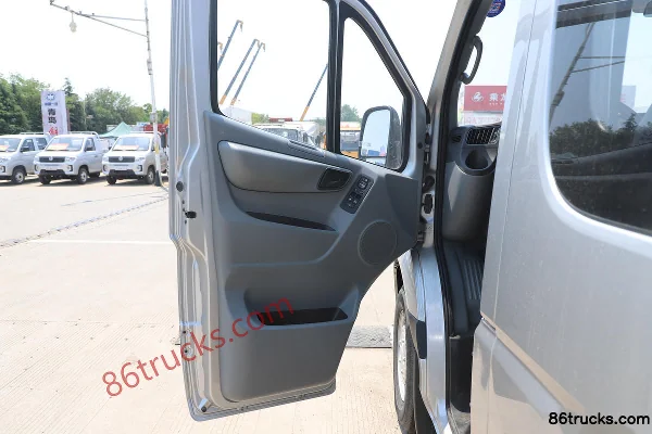 Tuyano Tongtu 2.8T Diesel 177hp 3-Seat Super High Roof Panel Van (Dual Rear Wheels) Cab (2) | 86Trucks