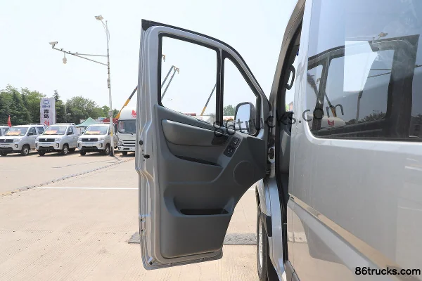 Tuyano Tongtu 2.8T Diesel 177hp 3-Seat Super High Roof Panel Van (Dual Rear Wheels) Cab (1) | 86Trucks