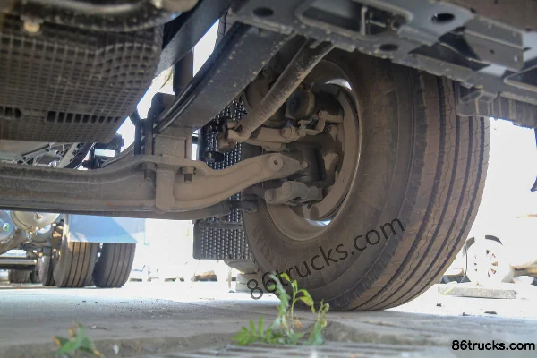 SAIC Hongyan Genlyon H6 560hp 6X4(10 wheels) LNG Automatic Tractor Truck (Hydraulic Retarder) Chassis (3) | 86Trucks