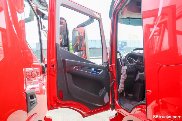 SAIC Hongyan Jiebao H6 Standard Load Edition 300 hp 4X2(6 wheels) 6.8m Stake Cargo Truck (China VI) Cab (1) | 86Trucks