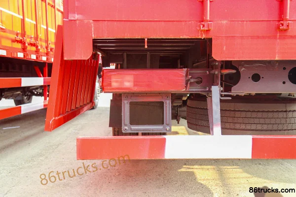 SAIC Hongyan Jiebao H6 Standard Load Edition 300 hp 4X2(6 wheels) 6.8m Stake Cargo Truck (China VI) Body (1) | 86Trucks