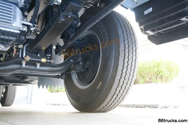 Sinotruk HOWO Tongshuai PRO 170 ch 4X2(6 roues) camion porteur à ridelles 4,15 m cabine simple boîte automatique Châssis (2) | 86Trucks