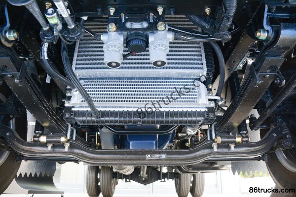 Sinotruk HOWO Tongshuai PRO 170 ch 4X2(6 roues) camion porteur à ridelles 4,15 m cabine simple boîte automatique Châssis (1) | 86Trucks
