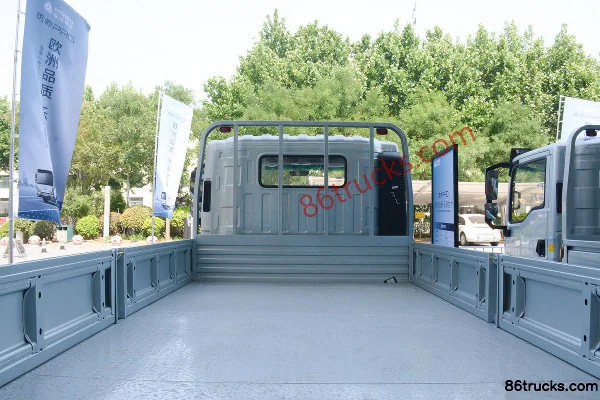 Sinotruk HOWO Tongshuai PRO 170 ch 4X2(6 roues) camion porteur à ridelles 4,15 m cabine simple boîte automatique Carrosserie (1) | 86Trucks