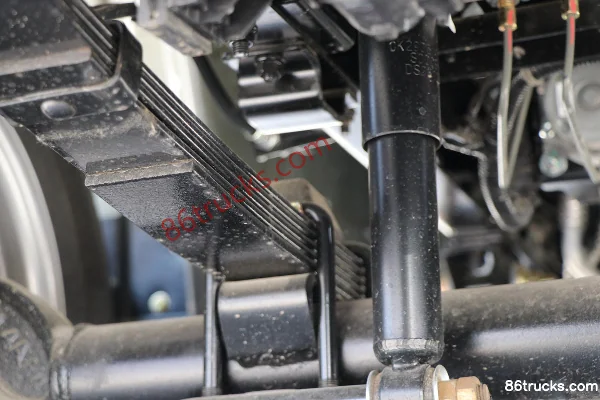 Changan Kuayue King X7 Deluxe 2.0L 122hp 4X2(6 wheels) CNG 2.85m double-row flatbed truck Chassis (2) | 86Trucks