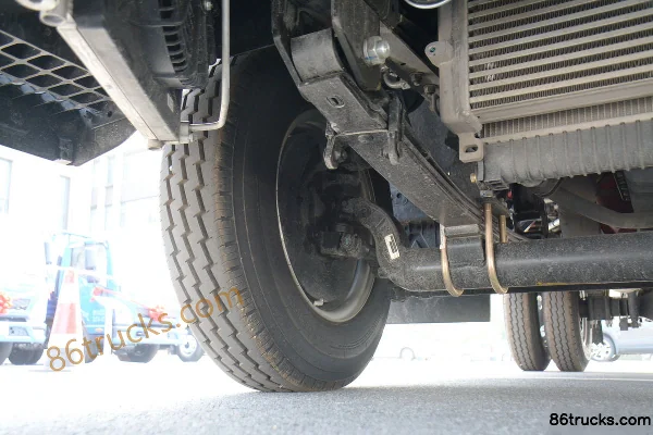 JAC Lingpao L3 150 hp 4X2(6 wheels) 4.2 m single-row flatbed light truck Chassis (2) | 86Trucks