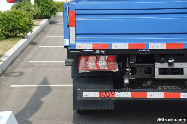 JAC Lingpao L3 150 hp 4X2(6 wheels) 4.2 m single-row flatbed light truck Body (3) | 86Trucks