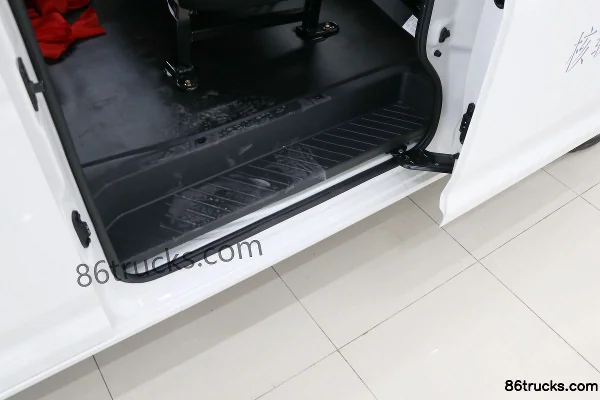 Changan Kuayue Kuayuexing V7EV Confort 2.5T 6 places 4,8 m véhicule utilitaire polyvalent électrique pur (portes arrière battantes) 41,86 kW