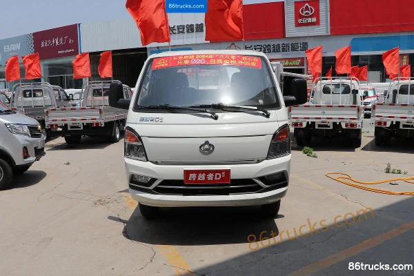 Changan Kuayue D5 PLUS Standard Edition 109hp 4X2(6 wheels) 3.75m Single Row Flatbed Light Truck Exterior (2) | 86Trucks