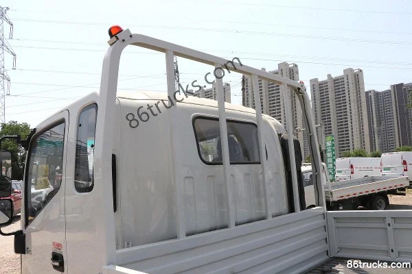 JAC Shuailing S6 129hp 4X2(6 wheels) 4.18m single-row flatbed light truck Body (3) | 86Trucks
