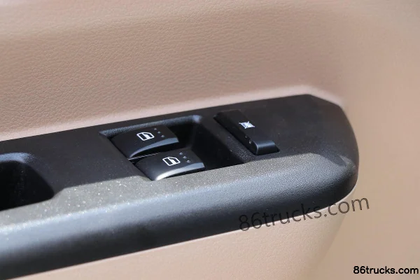 Changan Kuayue Kuayue Star V5 Comfort Edition 105 hp CNG 6-Seat Van Cab (3) | 86Trucks
