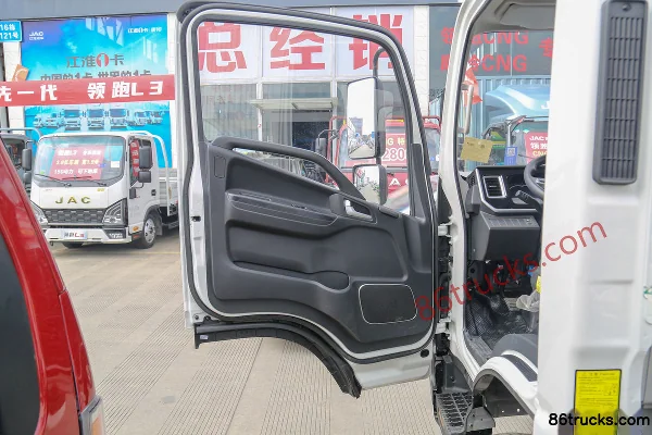JAC Leading L9 160 hp 4X2(6 wheels) 4.15m Single Row Box Light Truck Cab (1) | 86Trucks