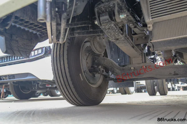 JAC Leading L9 160 hp 4X2(6 wheels) 4.15m Single Row Box Light Truck Chassis (2) | 86Trucks