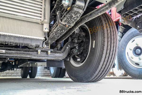 JAC Lingpao L6 3.0L CNG 129hp 4X2(6 wheels) WLY 8-speed Air Brake 4.15m Single Row Van Light Truck Chassis (3) | 86Trucks