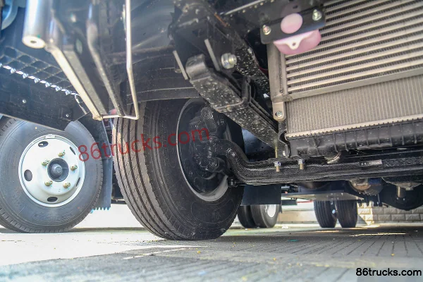 JAC Lingpao L6 3.0L CNG 129hp 4X2(6 wheels) WLY 8-speed Air Brake 4.15m Single Row Van Light Truck Chassis (2) | 86Trucks