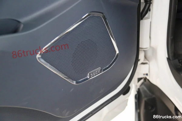 SHACMAN Commercial Vehicle Zhiyun E2 4.5T 4.2m Single Row Pure Electric Van Light Truck (Air Brake) 100.46kWh 4X2(6 wheels) Interior (3) | 8