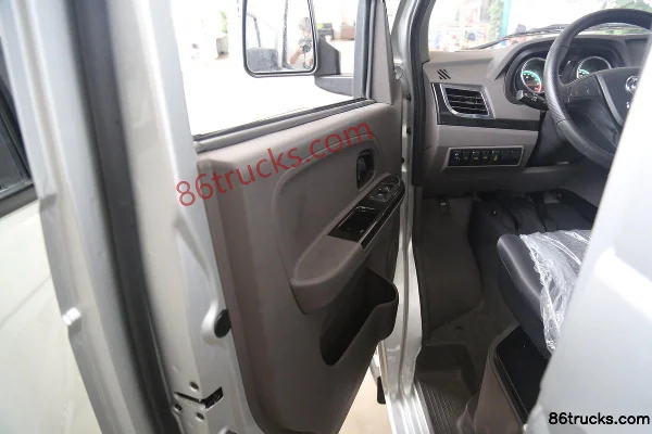 Dongfeng Electric EV150 3.5T 3.7m Single Row Pure Electric Flatbed Light Truck 55.7kWh 4X2(6 wheels) Interior (1) | 86Trucks
