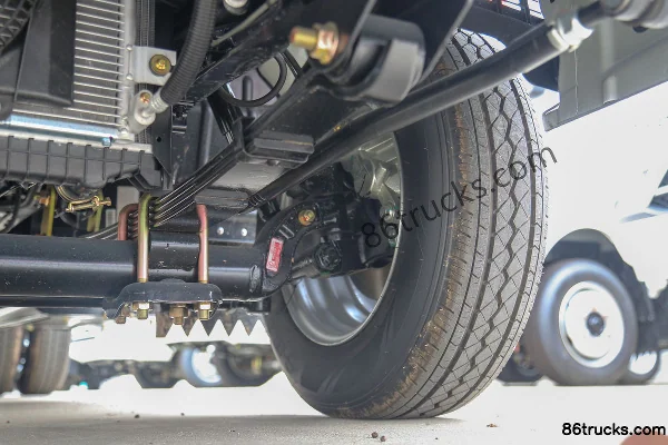 Changan Kuayue Zhe D5 PLUS Standard Edition 1.6L 122hp 4X2(6 wheels) 3.05m double-row stake truck (China VI) Chassis (3) | 86Trucks