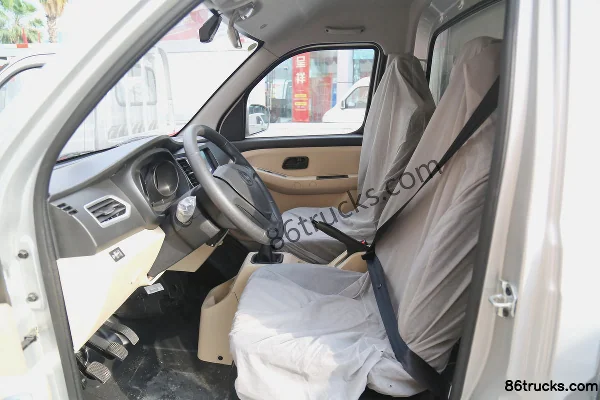 Changan Kuayue Xinbao T3 Luxury 1.6L Gasoline 122 hp 4X2(6 wheels) 3.04m single-row van micro truck (single rear tire) Cab (3) | 86Trucks