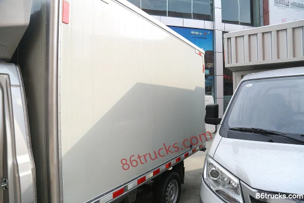 Changan Kuayue Xinbao T3 Luxury 1.6L Gasoline 122 hp 4X2(6 wheels) 3.04m single-row van micro truck (single rear tire) Body (1) | 86Trucks