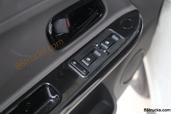 Yuchai New Energy Yuda V7 version haute 3,2T 2 places camion fourgon électrique 5,265 m 46,36 kWh Cabine (2) | 86Trucks