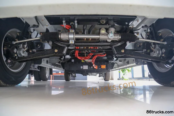Yuchai New Energy Yuda V7 version haute 3,2T 2 places camion fourgon électrique 5,265 m 46,36 kWh Châssis (1) | 86Trucks