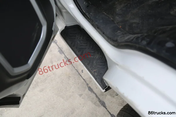Changan Kuayue D5 PLUS Comfort 2.0L 122hp 4X2(6 wheels) CNG 4.005m Single Row Box Mini Truck Cab (3) | 86Trucks