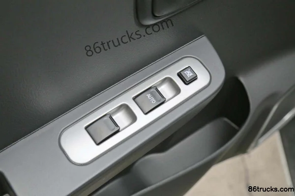 Changan Kuayue D5 PLUS Comfort 2.0L 122hp 4X2(6 wheels) CNG 4.005m Single Row Box Mini Truck Cab (2) | 86Trucks