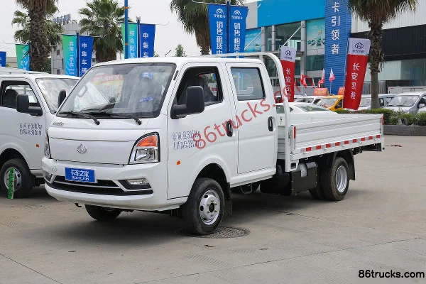 Changan Kuayue D5 PLUS Comfort 2.0L 122hp 4X2(6 wheels) CNG 3.05m Double Row Flatbed Mini Truck (China VI) Exterior (2) | 86Trucks