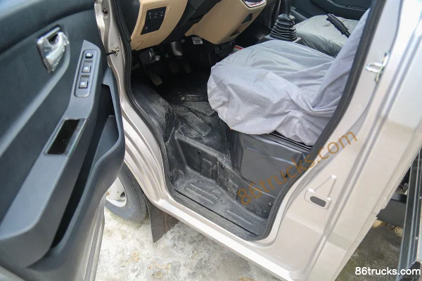 Changan Kuayue Wang X7 1,6 L 122 ch 4X2(6 roues) essence camion frigorifique 3,51 m Cabine (3) | 86Trucks