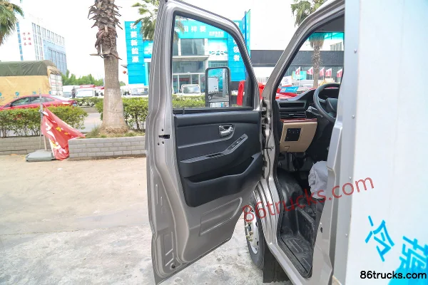 Changan Kuayue Wang X7 1,6 L 122 ch 4X2(6 roues) essence camion frigorifique 3,51 m Cabine (1) | 86Trucks