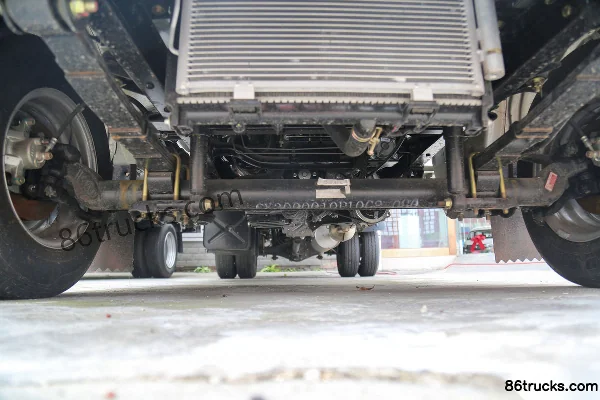 Changan Kuayue Wang X7 1,6 L 122 ch 4X2(6 roues) essence camion frigorifique 3,51 m Châssis (1) | 86Trucks