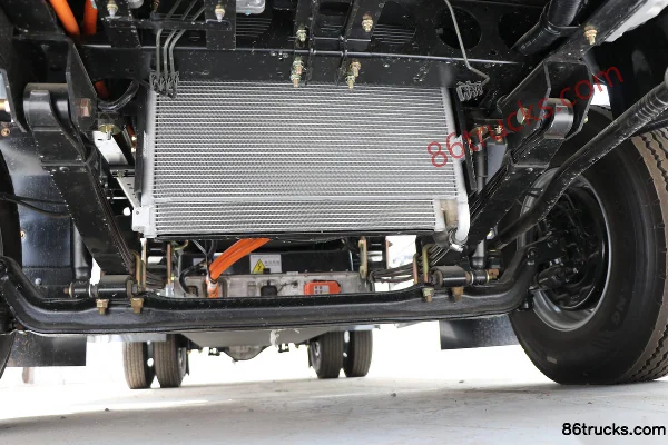 Qingling Isuzu EVM100 4.5T 4.015m Single Row Pure Electric Refrigerated Truck 4X2(6 wheels) Chassis (1) | 86Trucks